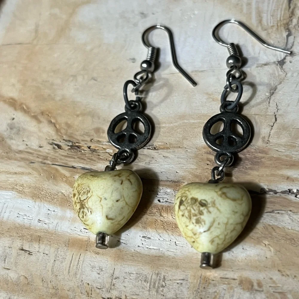 💛 Desert Jasper Natural Stone Heart Silver Peace Sign Earrings